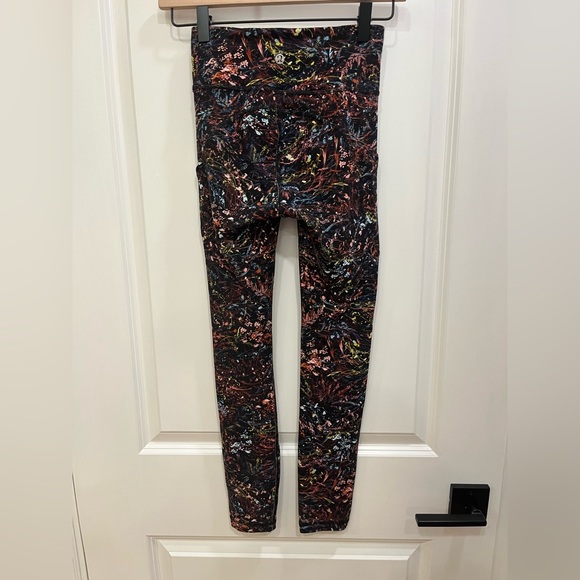 Like New- Lululemon Invigorate High Rise Tight 25” - Picture 9 of 10